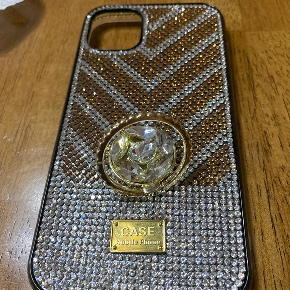 iPhone 11 - 6.1 gold and silver rhinestone case with ring holder - Picture 3 of 6